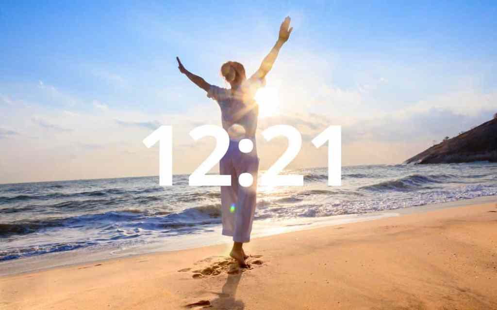 Heure miroir 12h21 signification dans les relations